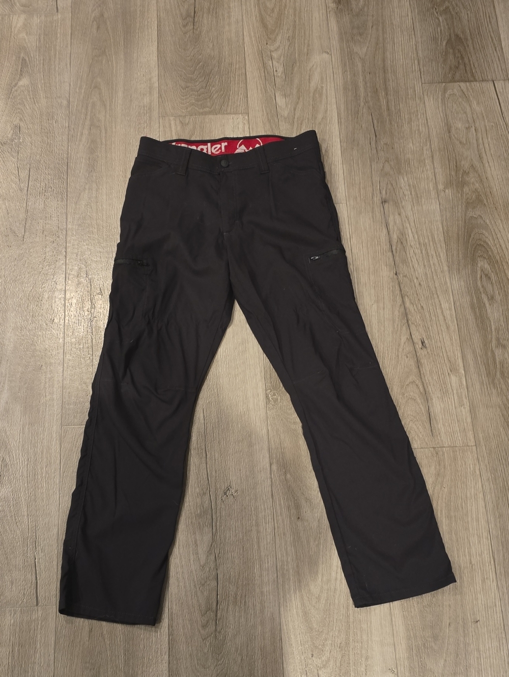 Wrangler Black Men’s Cargo Pants with Zip Pockets
